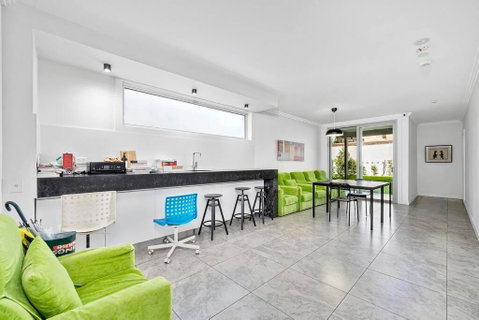 Modern Self-contained Studio At Crows Nest - Accommodation Nelson Bay 1