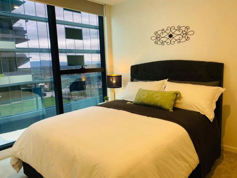 Moody Moon Apartment @ Sky Garden - Glen Waverley - Accommodation Nelson Bay 1