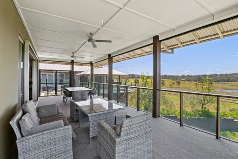 Mountain Majesty With Poolside Relaxing Getaway - Accommodation Nelson Bay 1