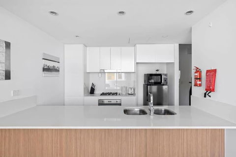 NEW 3BR Apt In Kingsgrove Sleeps 7 - Accommodation Nelson Bay 2