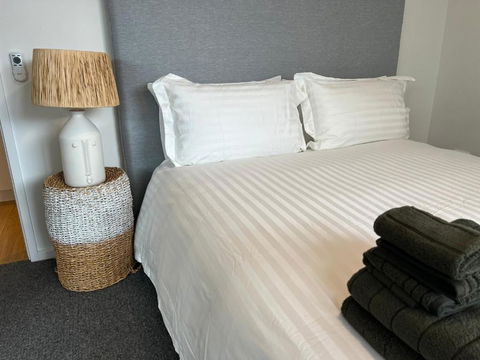NEW BOUTIQUE 1bd Apt - Accommodation Nelson Bay 3