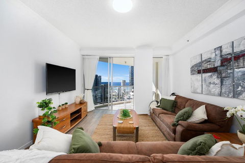 NEW Chevron Ocean Views Central Surfers. - Accommodation Nelson Bay 2