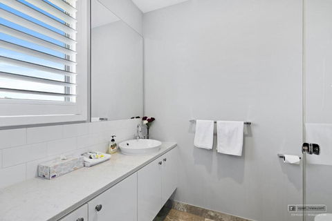 NEW HAVEN - Garden View Balcony - Accommodation Nelson Bay 1