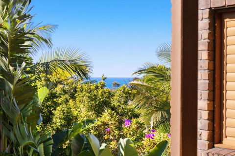 NEW Luxury Angourie Villa! Dream Location, WiFi ++ - Accommodation Nelson Bay 3