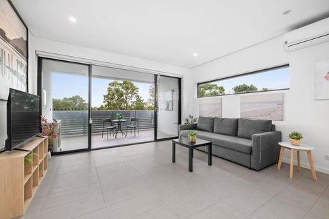 New Modern 2BR 2baths Apt In Homebush Sleeps 6 - Accommodation Nelson Bay 2