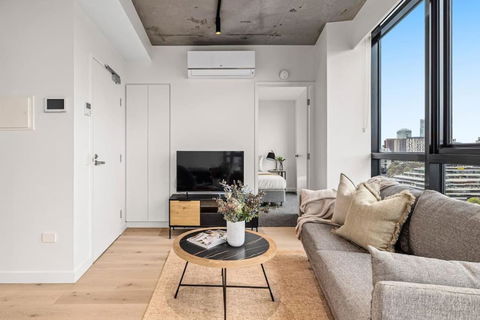 NEW Spectacular Views Southbank - Accommodation Nelson Bay 2