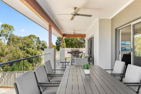 NEW - Sunrise Waters Holiday House - Accommodation Nelson Bay 3