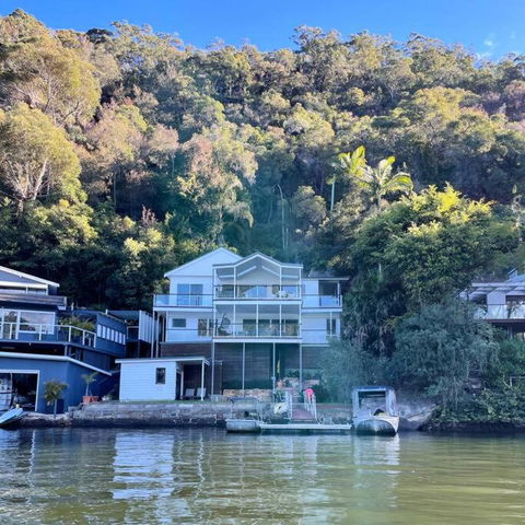 NINE At Berowra Waters, Luxury Waterfront With Hot Tub - Accommodation Nelson Bay 2