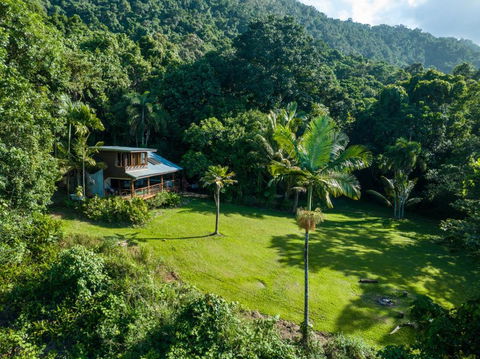 Noah Creek Eco Huts - Accommodation Nelson Bay 2