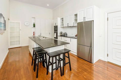 Normanville, Large Historic Three Bedroom Home - Accommodation Nelson Bay 2