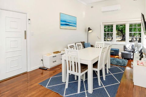 Normanville, Large Historic Three Bedroom Home - Accommodation Nelson Bay 3