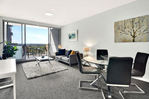 North Sydney Large Two Bedroom MIL2252402 - Accommodation Nelson Bay 1
