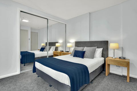 North Sydney Large Two Bedroom MIL2252402 - Accommodation Nelson Bay 2