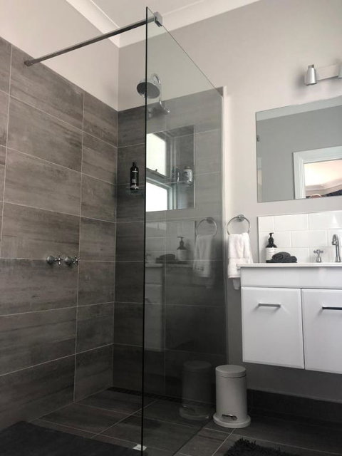 Number 10 -King Bed With Breakfast - Accommodation Nelson Bay 1
