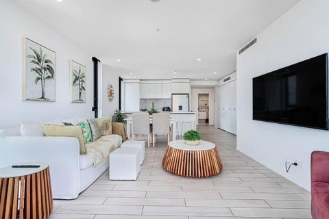 OPUS Apartment - Beach At Your Doorstep Short Walk To Light Rail - Nelson Bay Accommodation.com 2