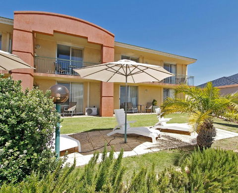 Ocean View Motel - Nelsons Bay Accommodation 1