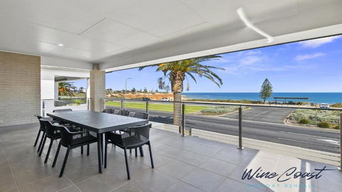 Oceanview Escape By Wine Coast Holidays - Accommodation Nelson Bay 0