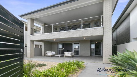 Oceanview Escape By Wine Coast Holidays - Accommodation Nelson Bay 2