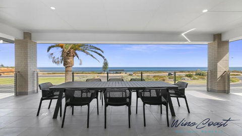 Oceanview Escape By Wine Coast Holidays - Accommodation Nelson Bay 3