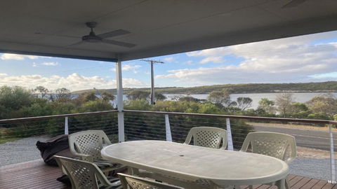 Off The Net - New Listing - Esplanade Property With Views Of The Channel - Accommodation Nelson Bay 1