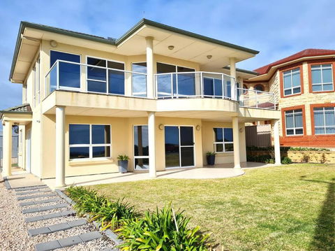 On The Bay - Accommodation Nelson Bay 0