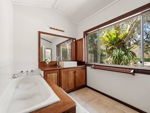 Orchard Homestead Countryside Retreat - Accommodation Nelson Bay 3