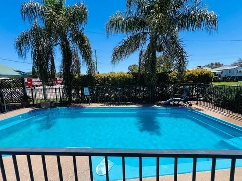 OVERLANDER MOTOR LODGE - Accommodation Nelson Bay 0
