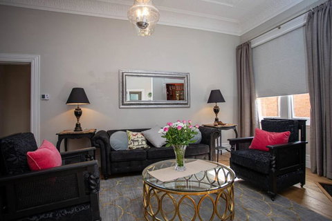 Oxbridge- Period Home In Central Goulburn - Accommodation Nelson Bay 0