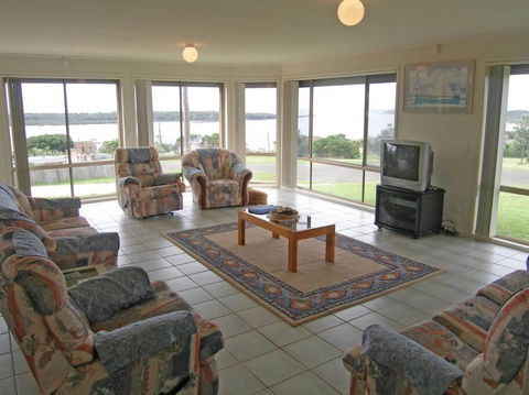 ORSO1O - Water View House - Accommodation Nelson Bay 1