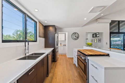PACIFIC Stunning Coastal Home The Perfect Family Getaway - Accommodation Nelson Bay 2