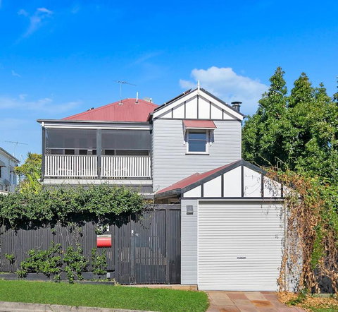 Paddington Cottage - A Classic Queenslander Stay - Accommodation Nelson Bay 0