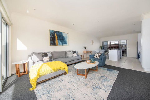 Page Seven By Property Mums - Accommodation Nelson Bay 2