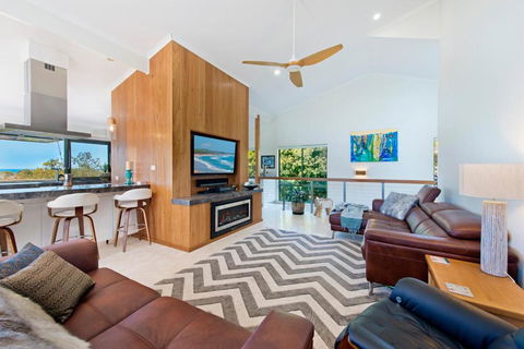 Panorama Beach House - Accommodation Nelson Bay 3