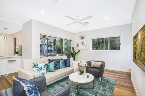 Park Avenue Townhouse Retreat Brisbane Sleeps 10 - Accommodation Nelson Bay 3