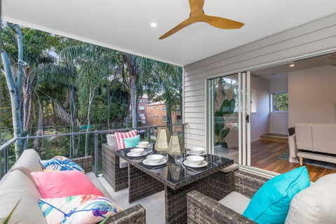 Park Avenue Townhouse Retreat Brisbane Sleeps 10 - Accommodation Nelson Bay 2