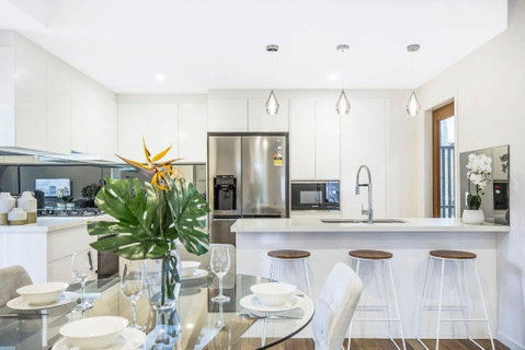 Park Avenue Townhouse Retreat Brisbane Sleeps 10 - Accommodation Nelson Bay 1
