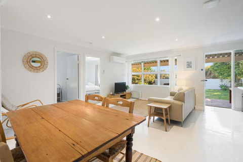 Peaceful Seaside Cottage - Accommodation Nelson Bay 2