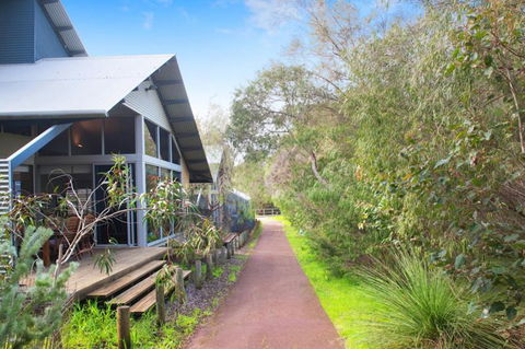 PEPPY TREE HOUSE - Accommodation Nelson Bay 1