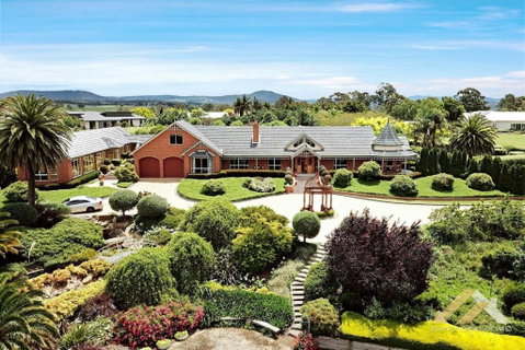 Perfect Entertainer-s Home With Pool - Accommodation Nelson Bay 0