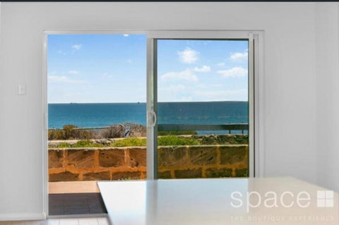 Perfect Oceanfront Cottesloe Apartment - Accommodation Nelson Bay 2
