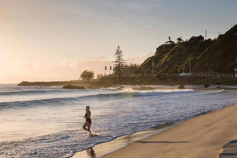 PET FRIENDLY & Super Central Retro Beach Pad! - Accommodation Nelson Bay 3