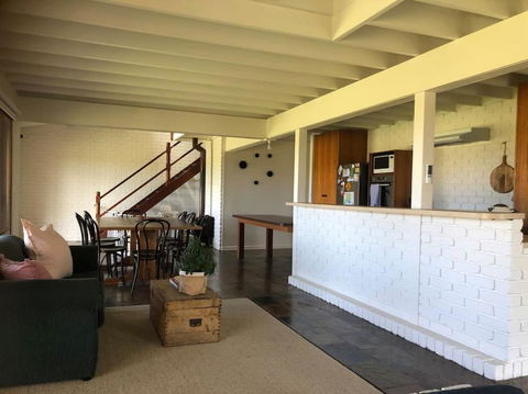 Peterborough Beach House - Accommodation Nelson Bay 0