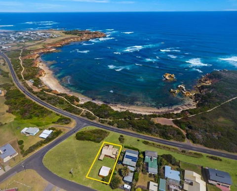 Peterborough Beach House - Accommodation Nelson Bay 2