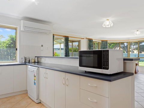 Pets At The Beach 8 Marto Court - Accommodation Nelson Bay 3
