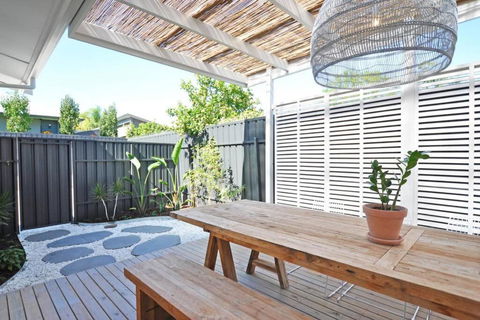 Pine At Arlos Glenelg South - Accommodation Nelson Bay 0