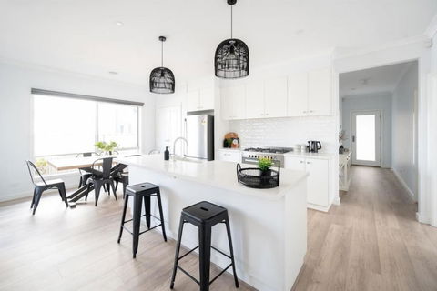 PIPER Modern Home Walk To Beach Shops Parks - Accommodation Nelson Bay 0