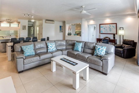 POINCIANA 101 HAMILTON ISLAND CENTRALLY LOCATED 3 BEDROOM, Plus BUGGY!! - Accommodation Nelson Bay 2