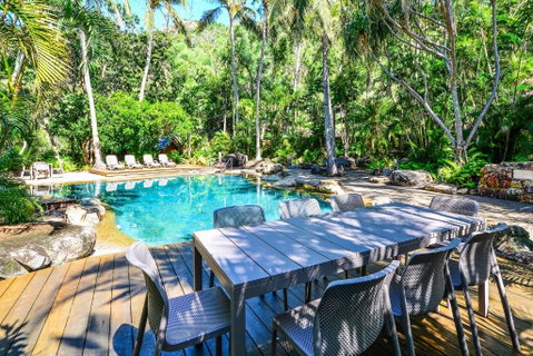 POINCIANA 101 HAMILTON ISLAND CENTRALLY LOCATED 3 BEDROOM, Plus BUGGY!! - Accommodation Nelson Bay 1