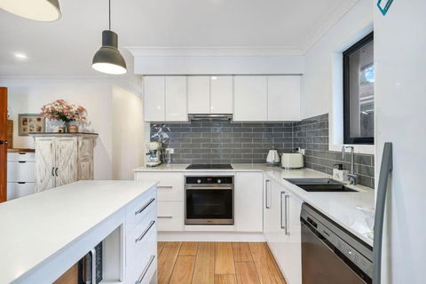 Pool House Hideaway - Accommodation Nelson Bay 2