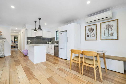 Pool House Hideaway - Accommodation Nelson Bay 3